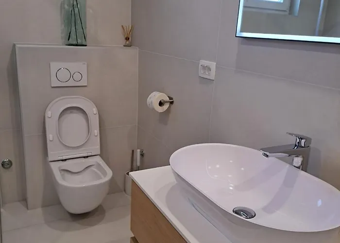 Family & Groups * Zára