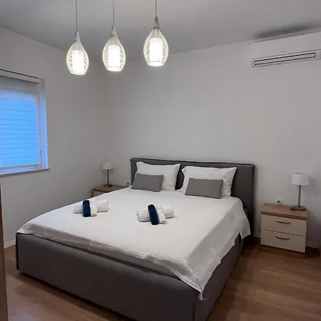 Family & Groups Apartment Zadar